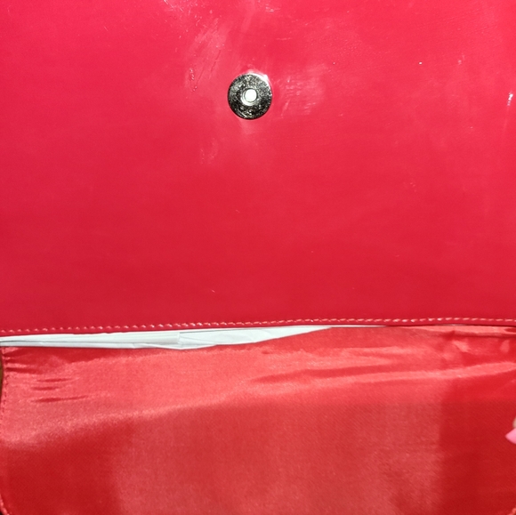 Red clutch bag Nwt - Picture 5 of 9